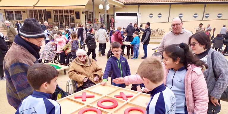 [ÀUDIO] 'Una carta i un moment feliç', trobada intergeneracional entre escolars i persones grans