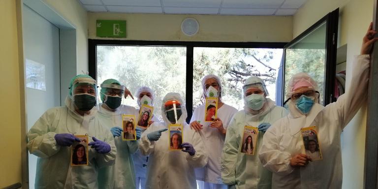 [ÀUDIO] Professionals sanitaris dels hospitals de Calella i Blanes humanitzen el tracte amb els pacients de coronavirus