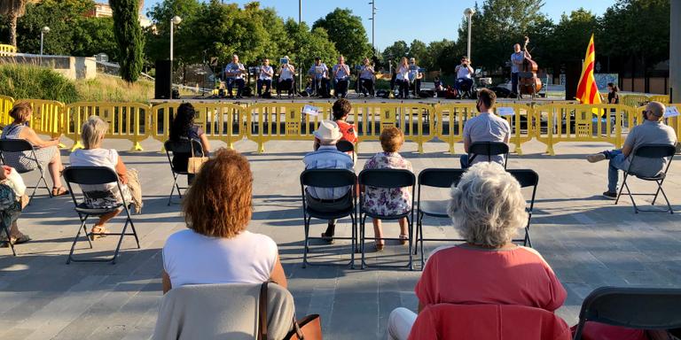 [ÀUDIO] Malgrat de Mar celebra un Sant Joan i Sant Pau amb cobla, però sense danses