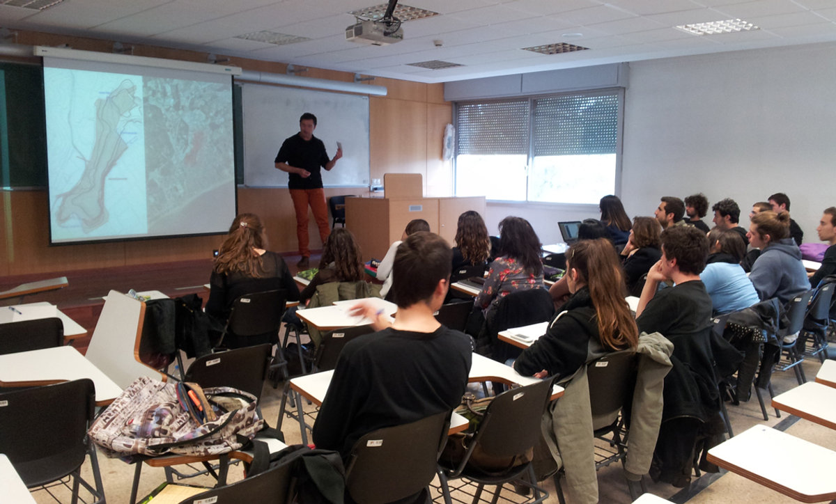 Alumnes de Sociologia de l'Autònoma estudien la Llei de Barris de Malgrat com a model de gestió de projectes