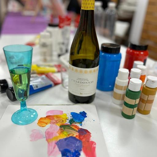 COPE Utrera se sumerge en ‘Los pinceles de Baco’, una experiencia en la que unir el arte y el vino