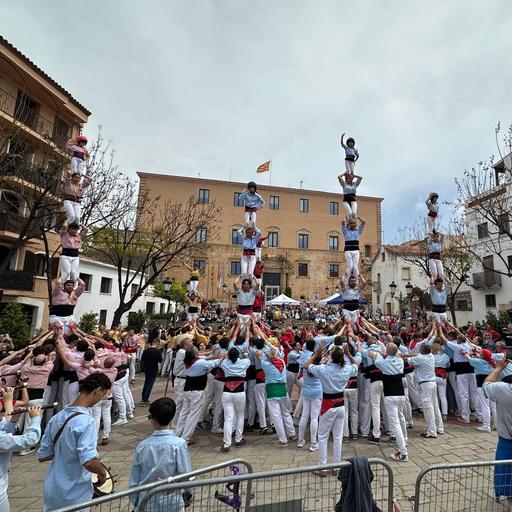 Els Nois inicien la celebració del seu 50è aniversari amb una trobada castellera