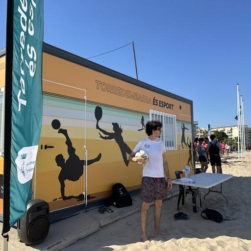 Comença la gimnàstica de manteniment i el servei de dinamització esportiva a la platja de la Paella