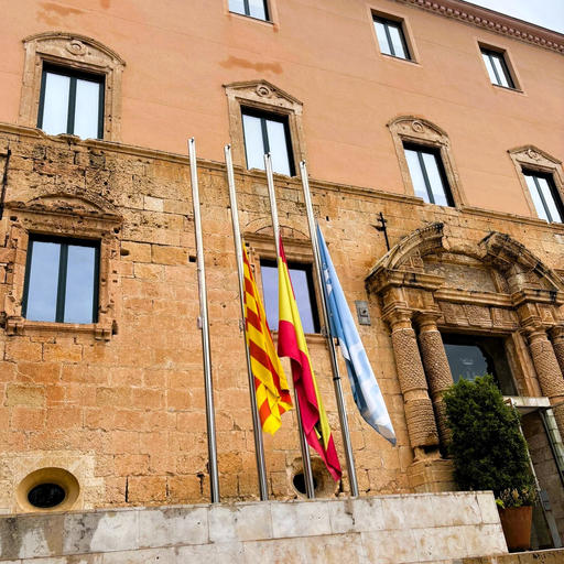 Torredembarra se suma al dol oficial per la mort d'un bomber a l'incendi de Paüls