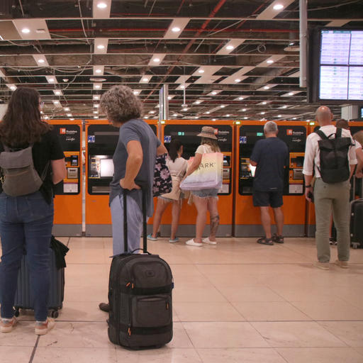Suspesa la circulació de trens pel risc de tempestes i inundacions
