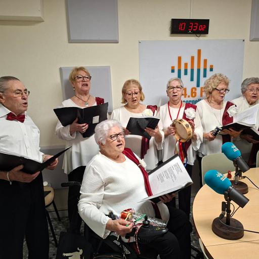 La coral La Ilusión visita Ràdio Cornellà