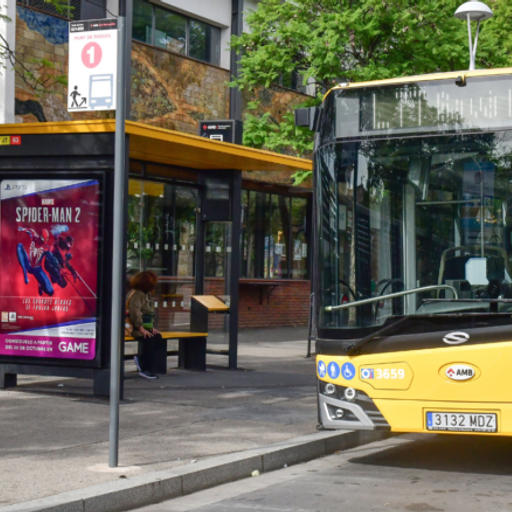 La línia d’autobús L77 amplia horaris per a una millor cobertura