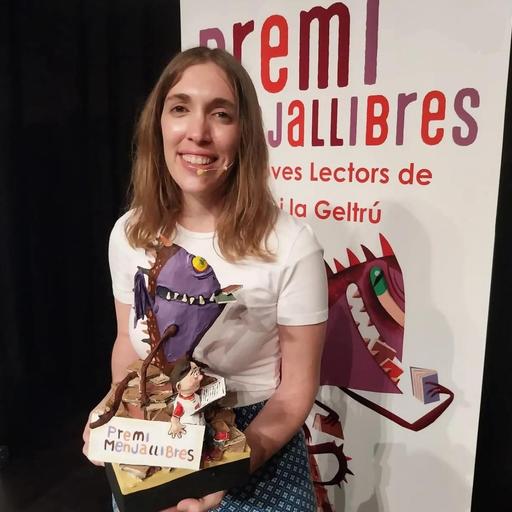 Paula Vidal guanya el Premi Menjallibres 2024-2025 en la categoria de 1r i 2n d’ESO