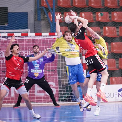 El UBU San Pablo vuelve a ganar en el Plantío ante Balonmano Zamora Enamora (27-24)