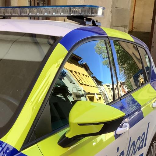 La Policia Local deté dues persones per dos presumptes delictes