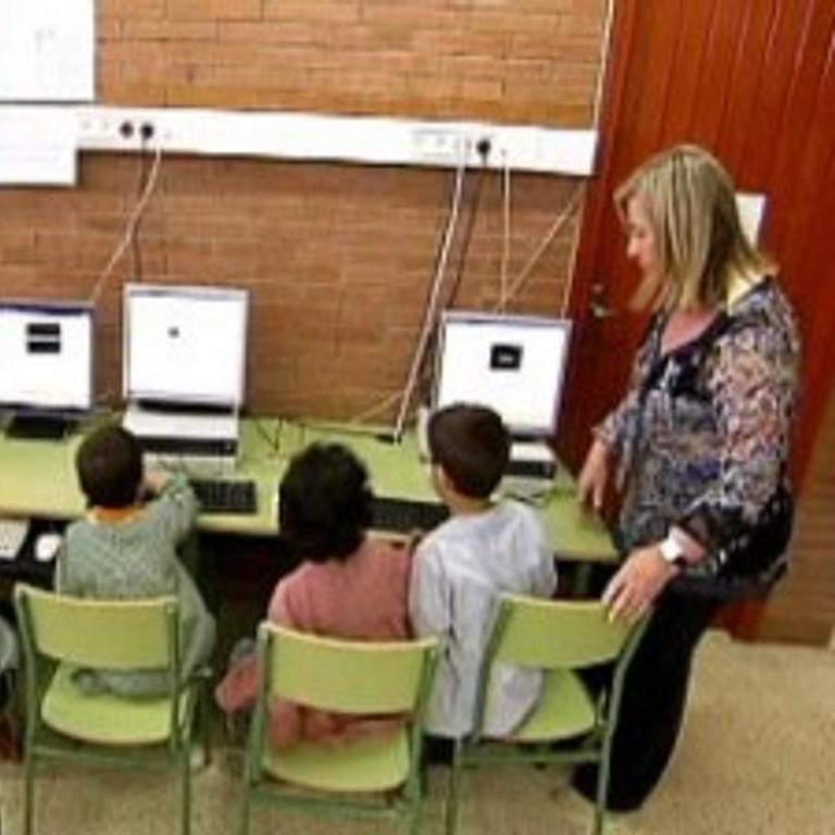 Els alumnes del Principat comencen un curs marcat pel canvi de calendari i la digitalització de l'aula