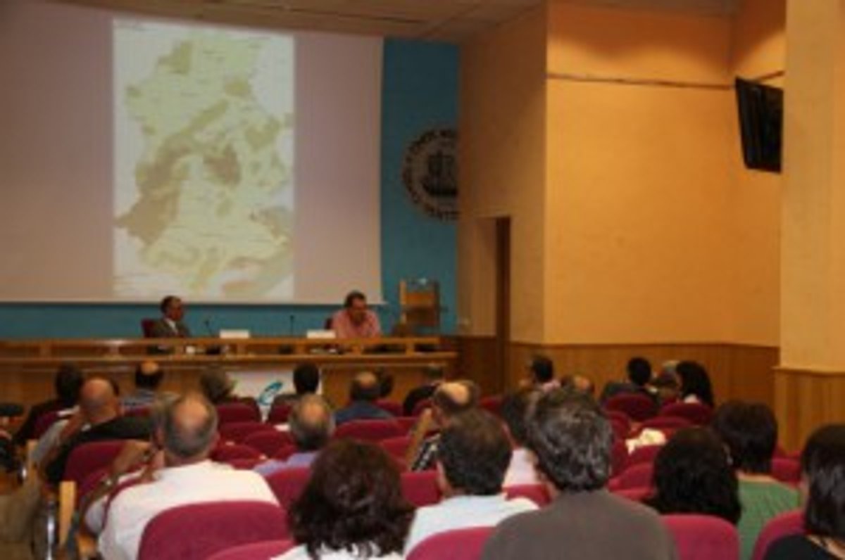 Foto ACN.-Un moment de la celebració de la primera sessió de les jornades tècniques sobre la candidatura de les Terres de l'Ebre a Reserva de la Biosfera, que s'han celebrat a la Cambra de Comerç de Tortosa.