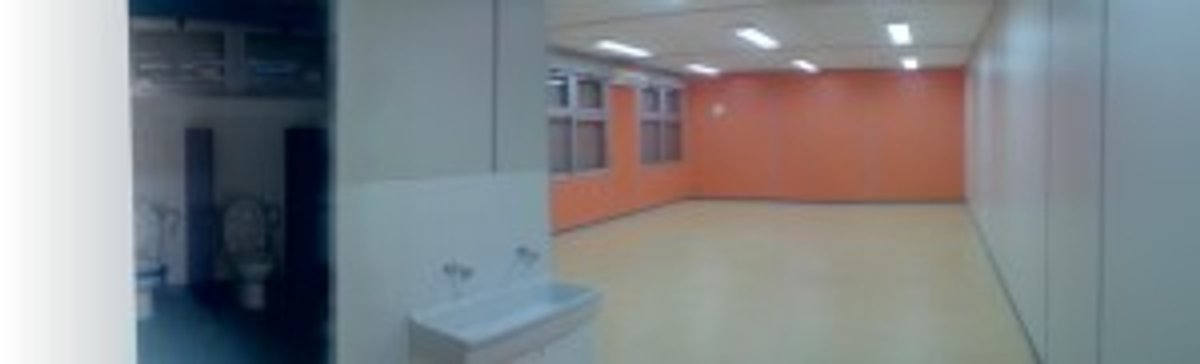 Interior d' una  de les 4 noves aules amb que s' ampliat l 'escola de Santa Bàrbara (Foto:J.Roig)