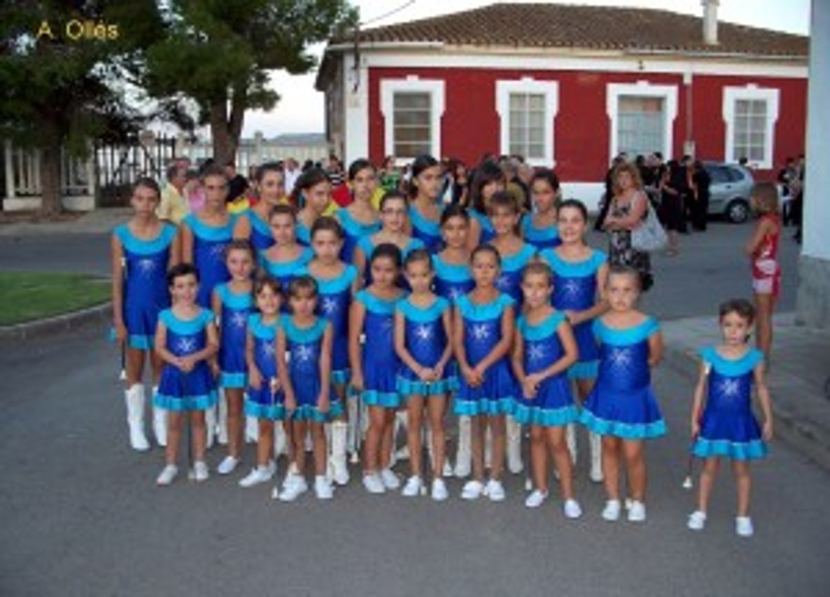 100911 Twirling Diada (1)-1