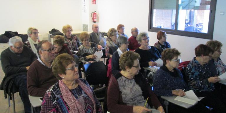 \xc8xit total del curs de formaci\xf3 de dispositius m\xf2bils per a gent gran.
