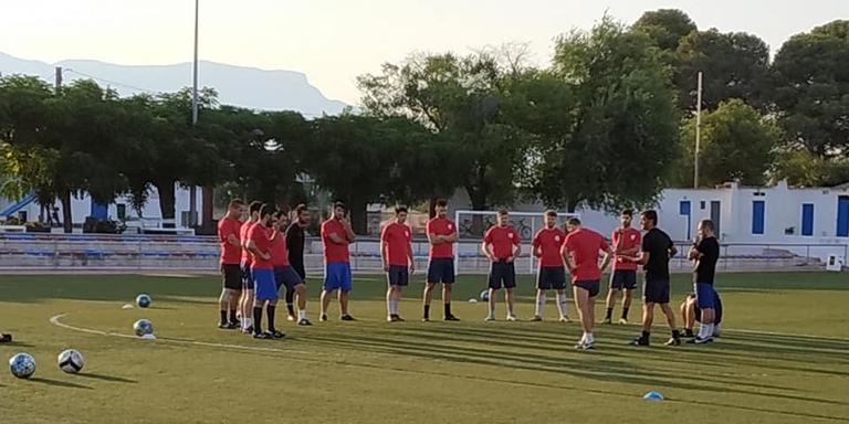 M\xe9s del 60 per cent de la plantilla del CF Santa B\xe0rbara, enguany, ser\xe0 local.