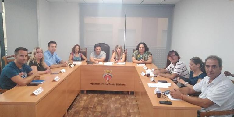 Ple extraordinari tens i amb crítiques per manca d’informació.