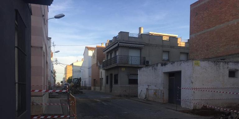 Comencen les obres al carrer Joan Baptista Sales, un dels més transitats del municipi.