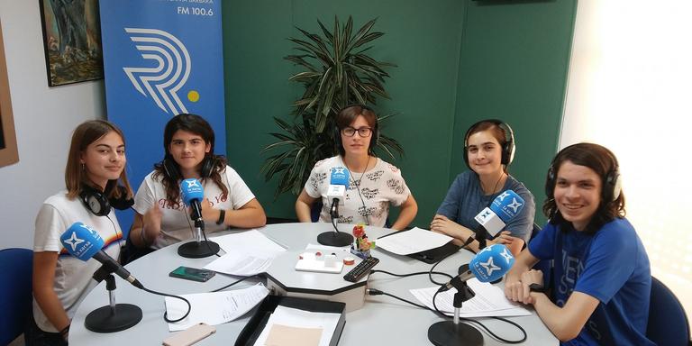 Apropar la ràdio als adolescents amb el servei comunitari "Xalem la Plana"