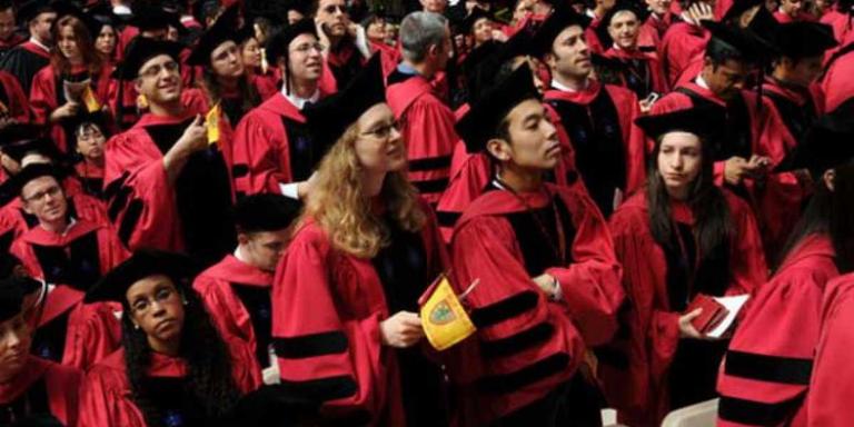 Beques per a joves interessats en estudiar a EUA i Canadà