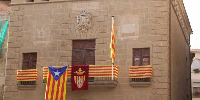 Convoquen una concentració a les 20.00 h davant l'Ajuntament en defensa de les institucions catalanes