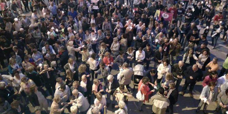 Més de mig miler de persones clamen a Agramunt pel dret a poder votar