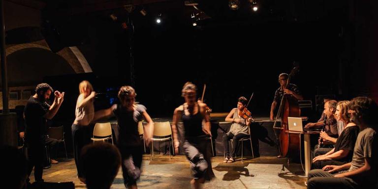 'Diàleg infinit', el muntatge del Col·lectiu Free't a La Vinya dels Artistes
