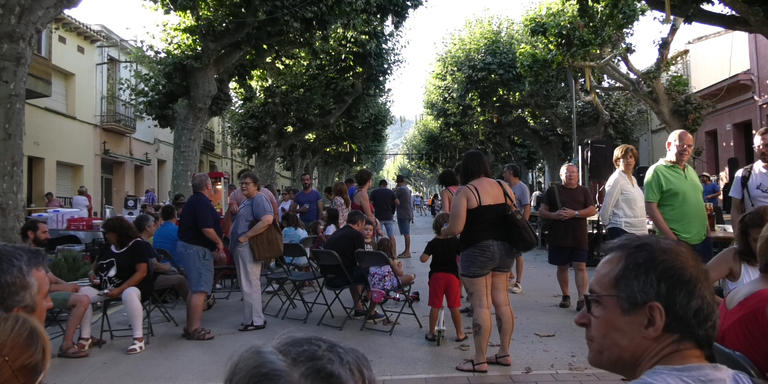 NOU REPORTATGE: La pluja no va aconseguir deslluir la Breda de l'Eixample