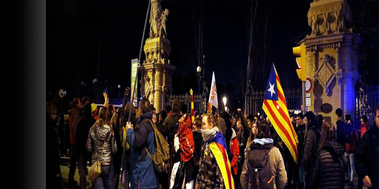 Arnau Mora, membre del CDR d'Arenys de Munt, ha estat detingut i posat en llibertat per desordres públics i atemptat a l'autoritat