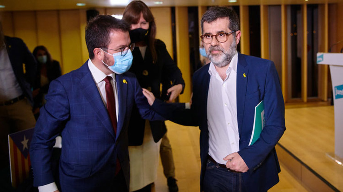 Els partits polítics municipals valoren el pacte d'ERC i JuntsxCat al govern de la Generalitat