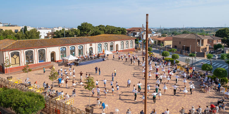 La plaça de les Escoles Velles torna a gaudir de les sardanes en la IX edició del Concurs Vila de Constantí
