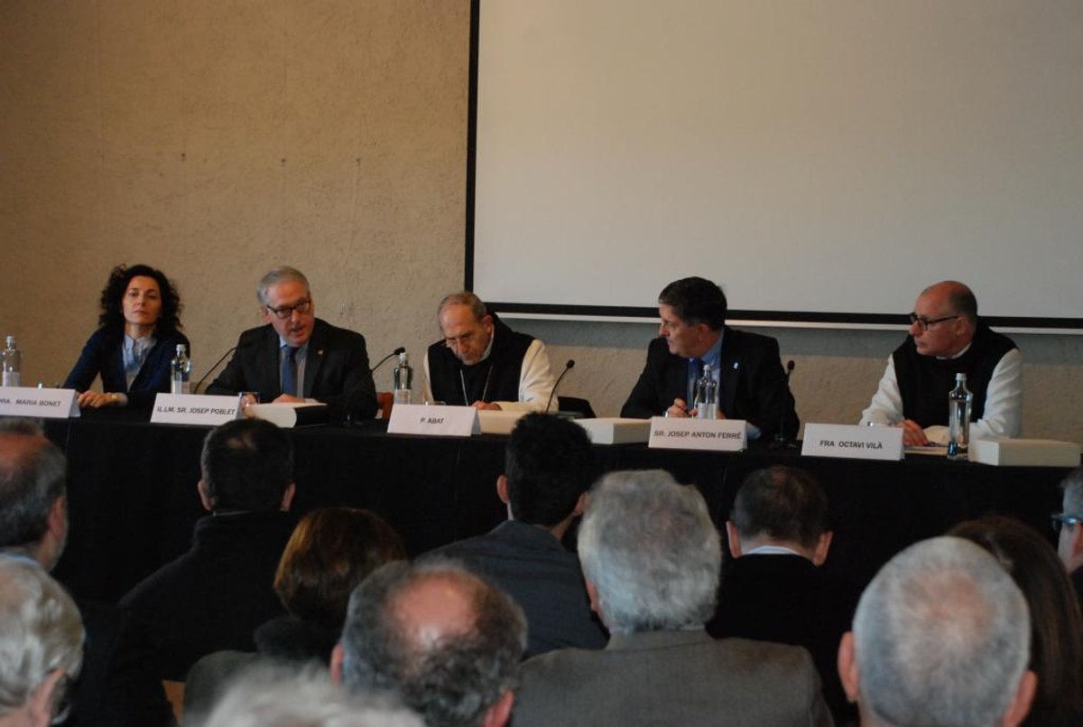 Poblet presenta la reedició de 'La història de Poblet' del monjo Agustí Altisent
