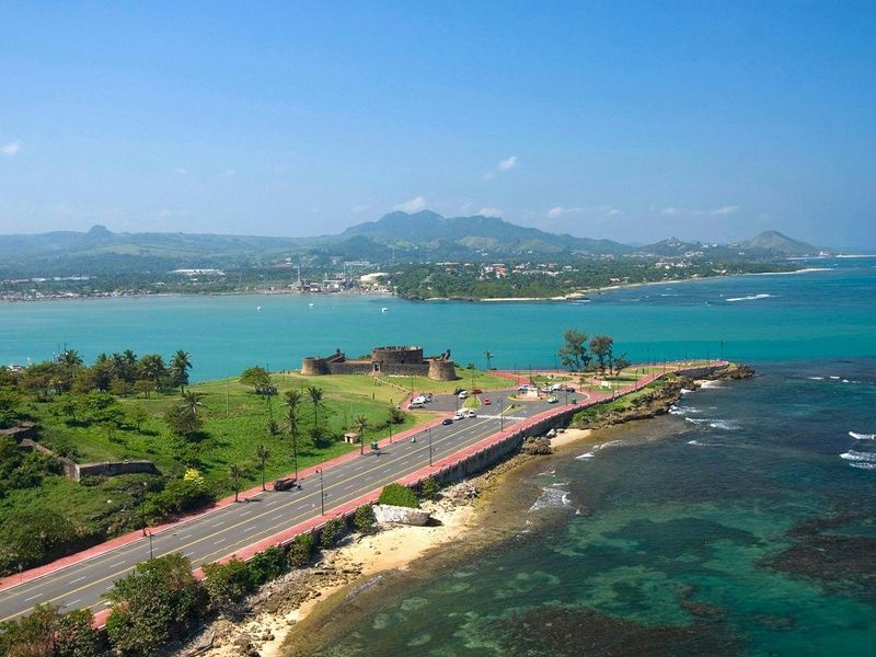 Fortaleza, ámbar y Cayo Arena