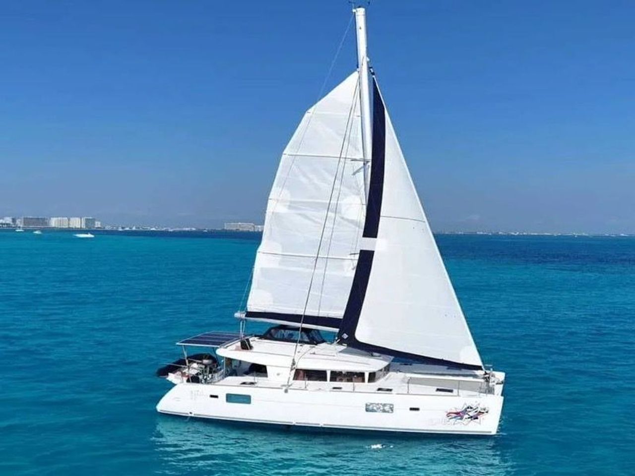 Catamaran to Isla Mujeres – Cancun Sailing