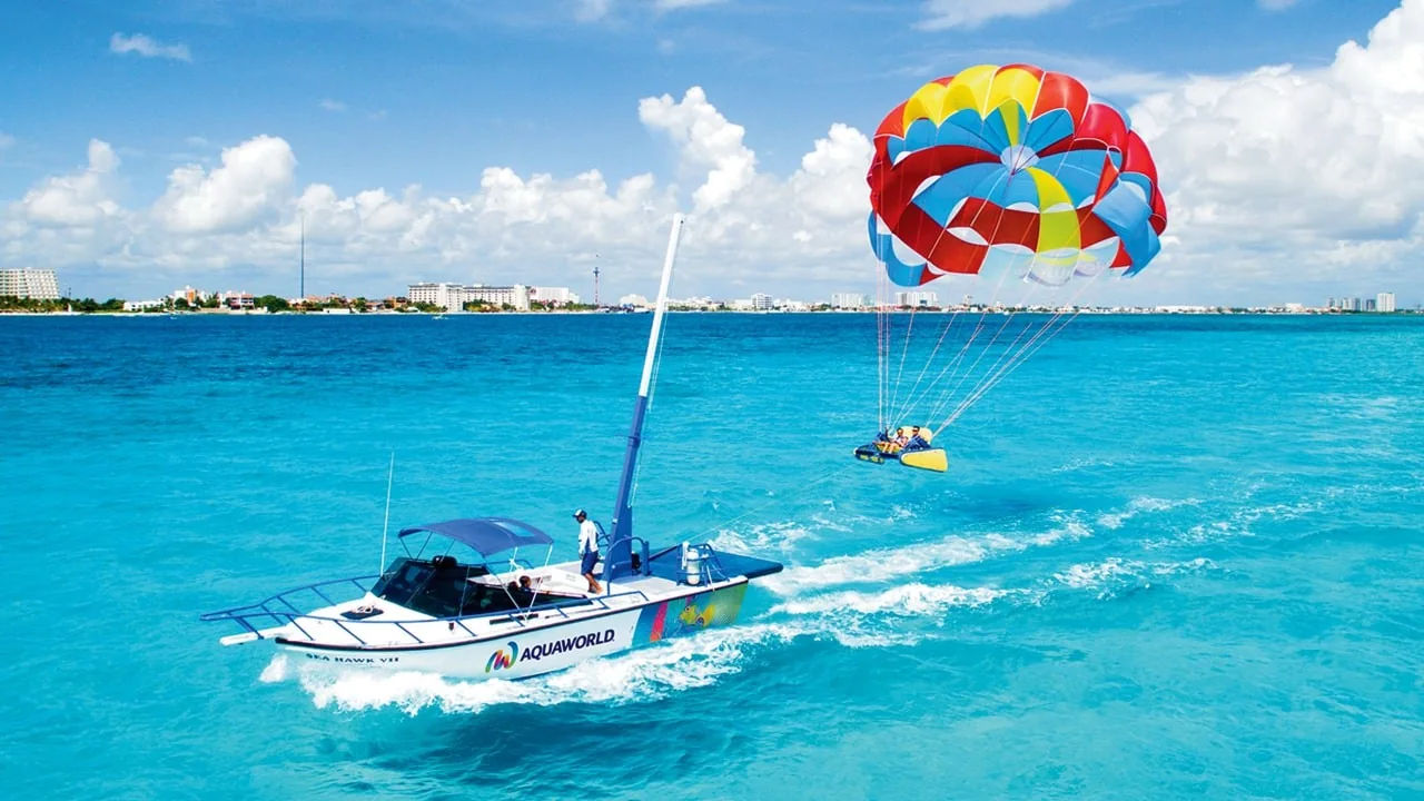 Skyrider: parasailing en Cancún