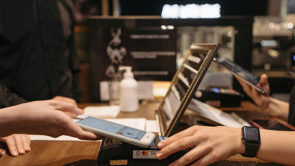 Modal HP Doang: Mengenal Teknologi Tap to Pay untuk Terima Pembayaran Kartu di Warung