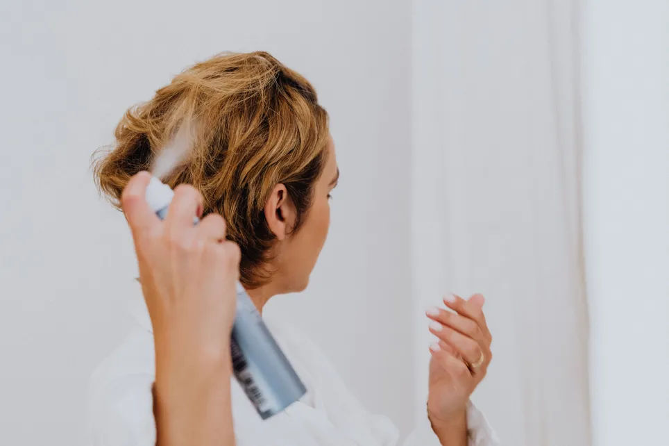 Rambut Halus Instan: Efek Samping Cyclopentasiloxane pada Hair Serum