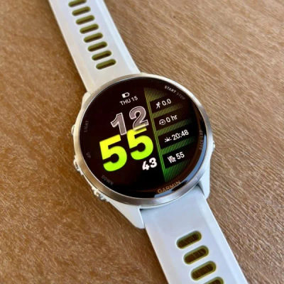 Garmin Forerunner 970 Titanium Whitestone / Translucent Amp Yellow — 8