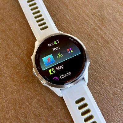 Garmin Forerunner 970 Titanium Whitestone / Translucent Amp Yellow — 9