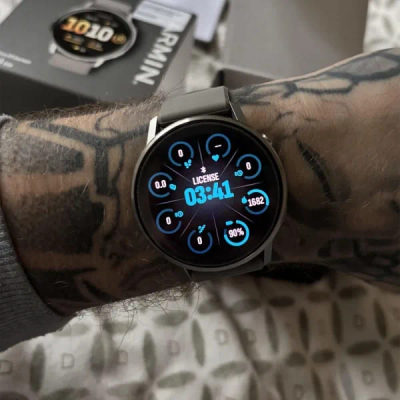 Garmin Venu 4 — 45 мм Silver / Gray — 10