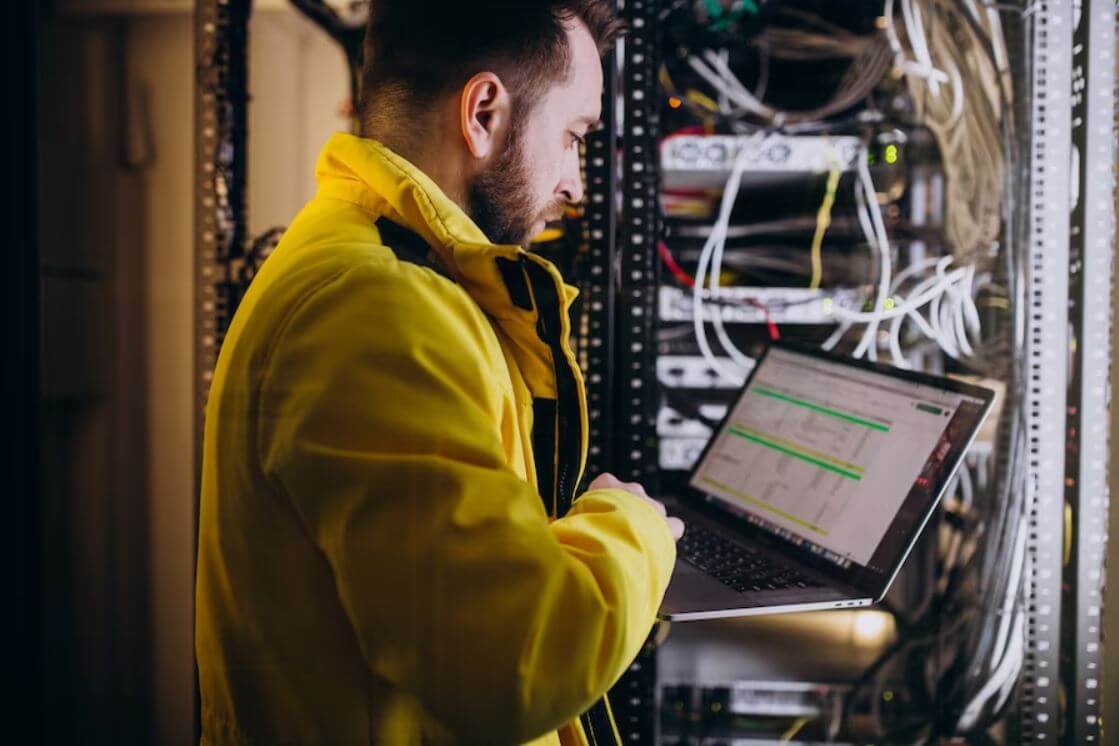 An image of a plc programmer who is checking the statio_AAXGI