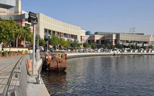 QUINTO Canal Tour ( TRIO Canal + Dubai Frame & Burj Khalifa 124 Floor) - SIC