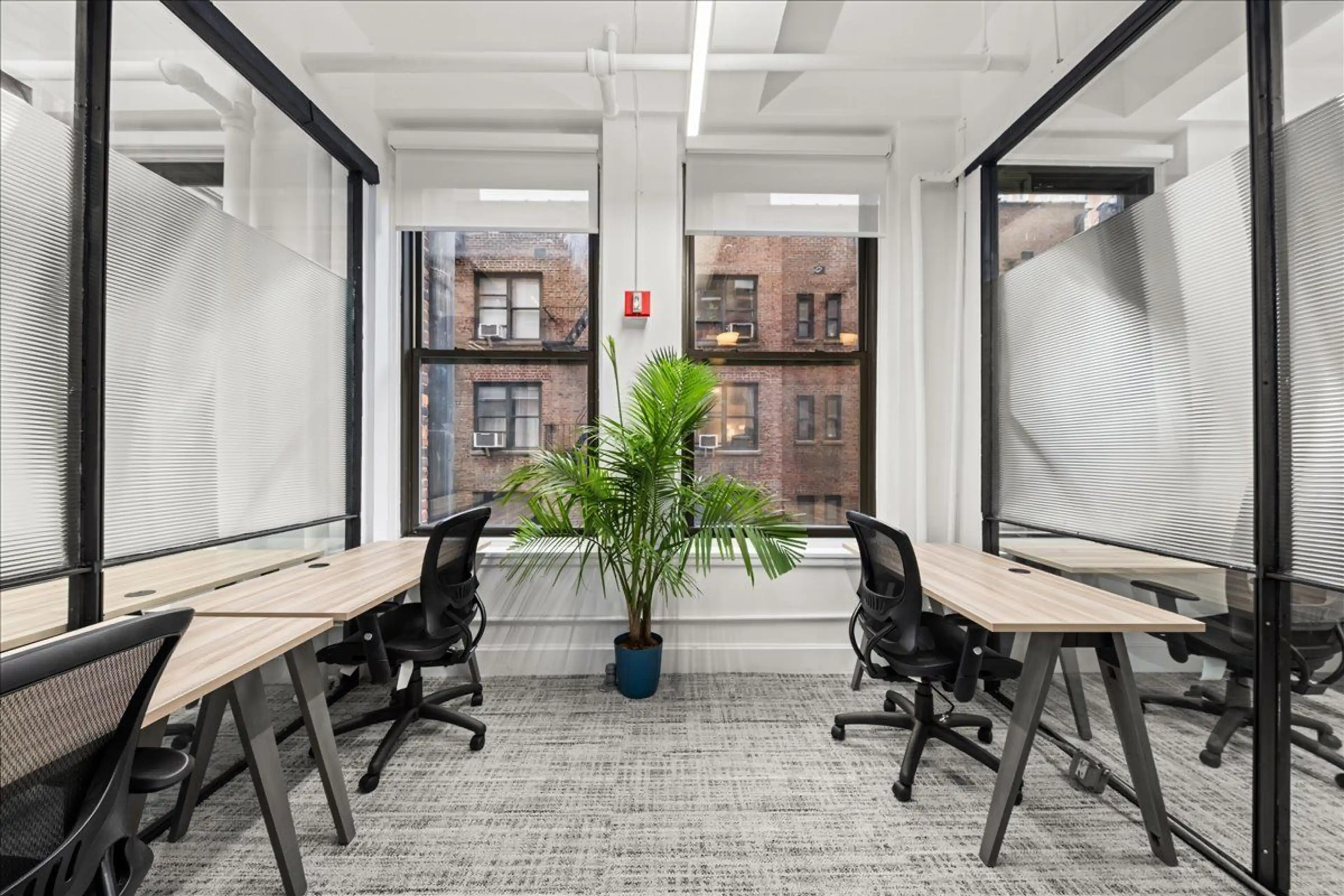 Flatiron District Dedicated Desks | Try Free Today | Resident Company Club