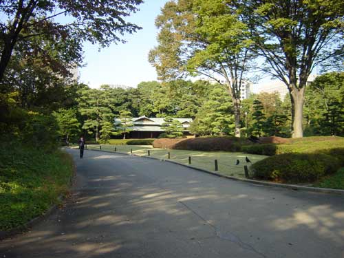 los jardines orientales del palacio imperial de tokio
