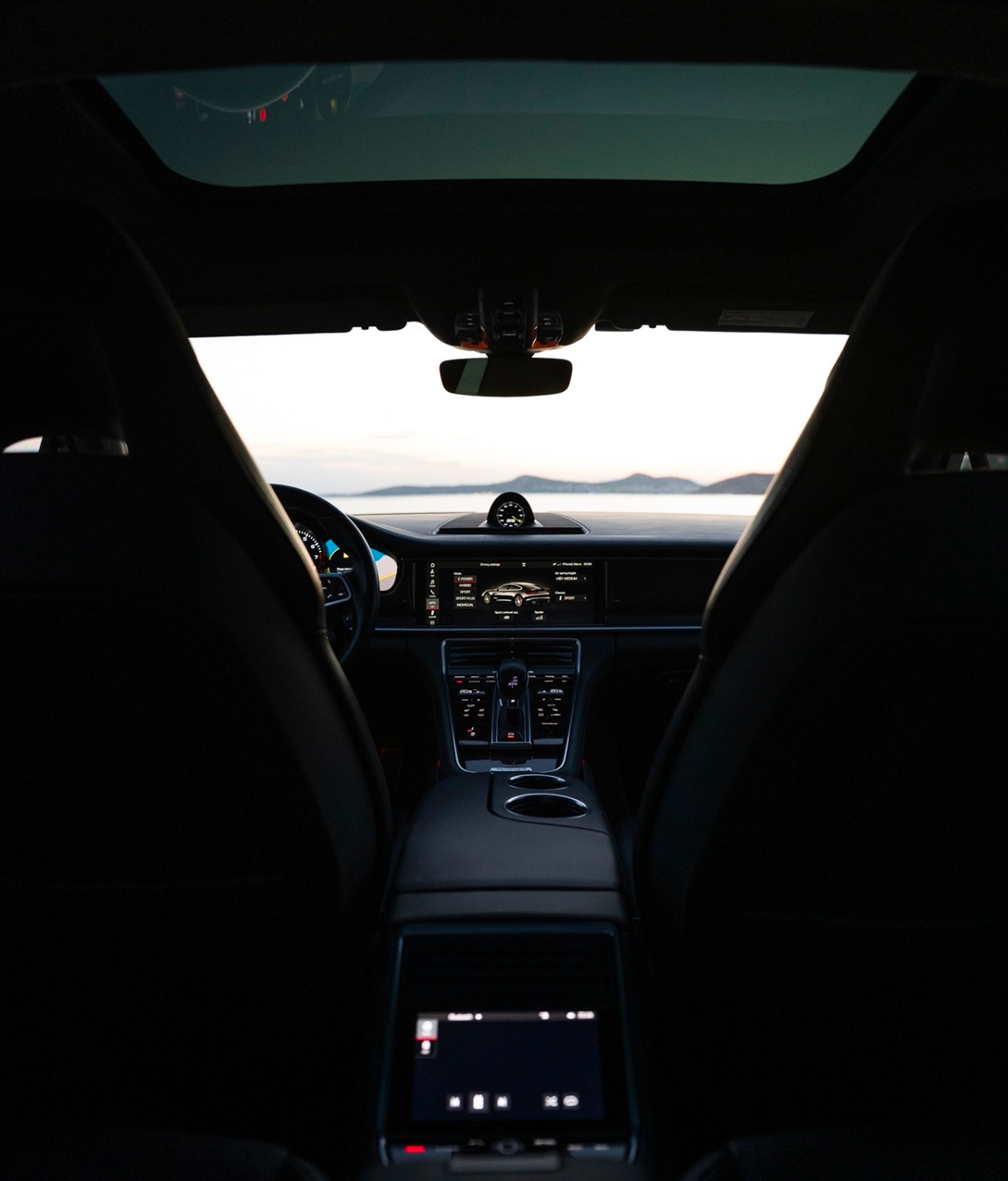 Porsche Panamera Turbo S rental Athens — photo 10 of 19