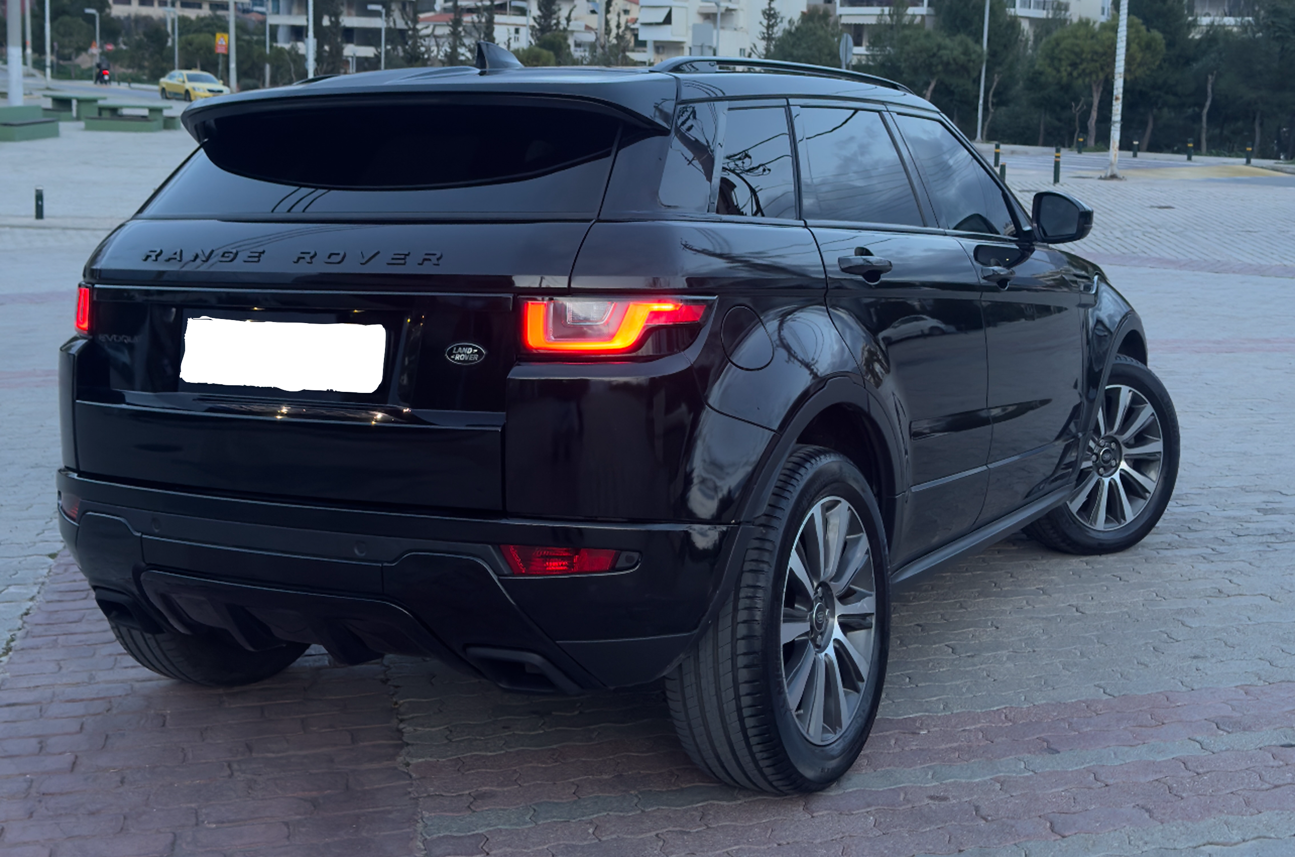 Range Rover Evoque rental Athens — photo 7 of 7