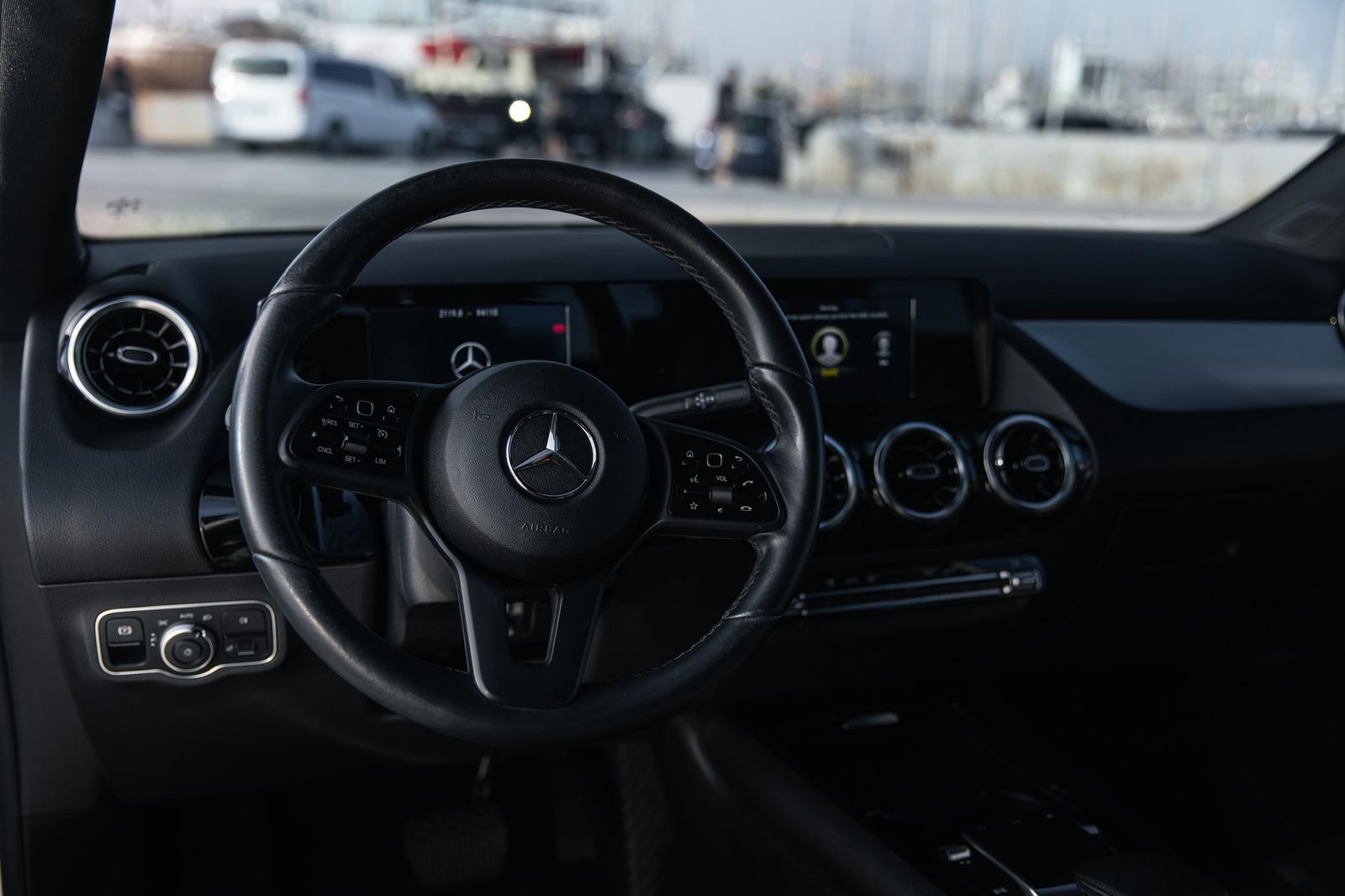 Mercedes GLA 200 - slide 5