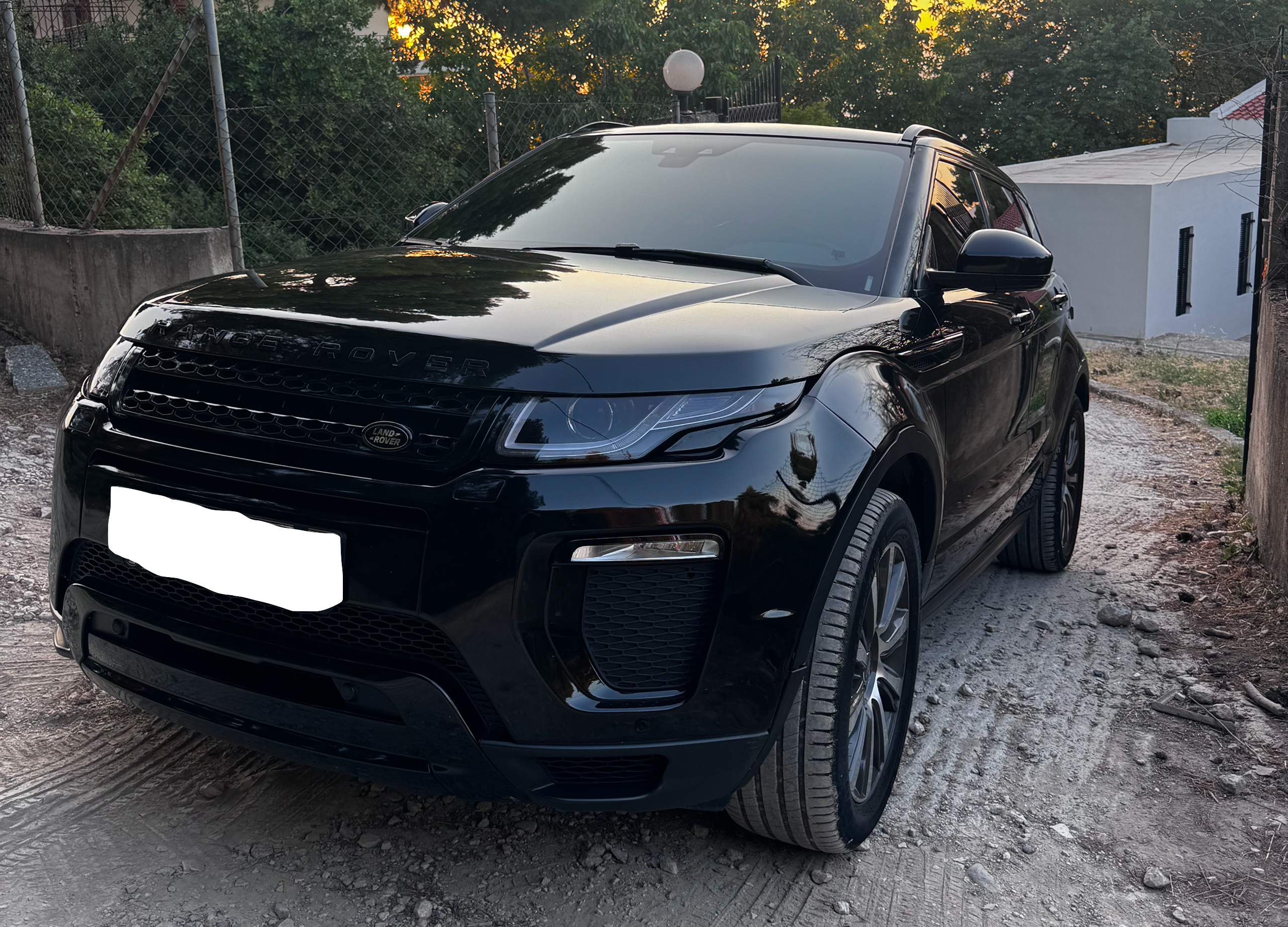 Range Rover Evoque rental Athens — photo 5 of 7