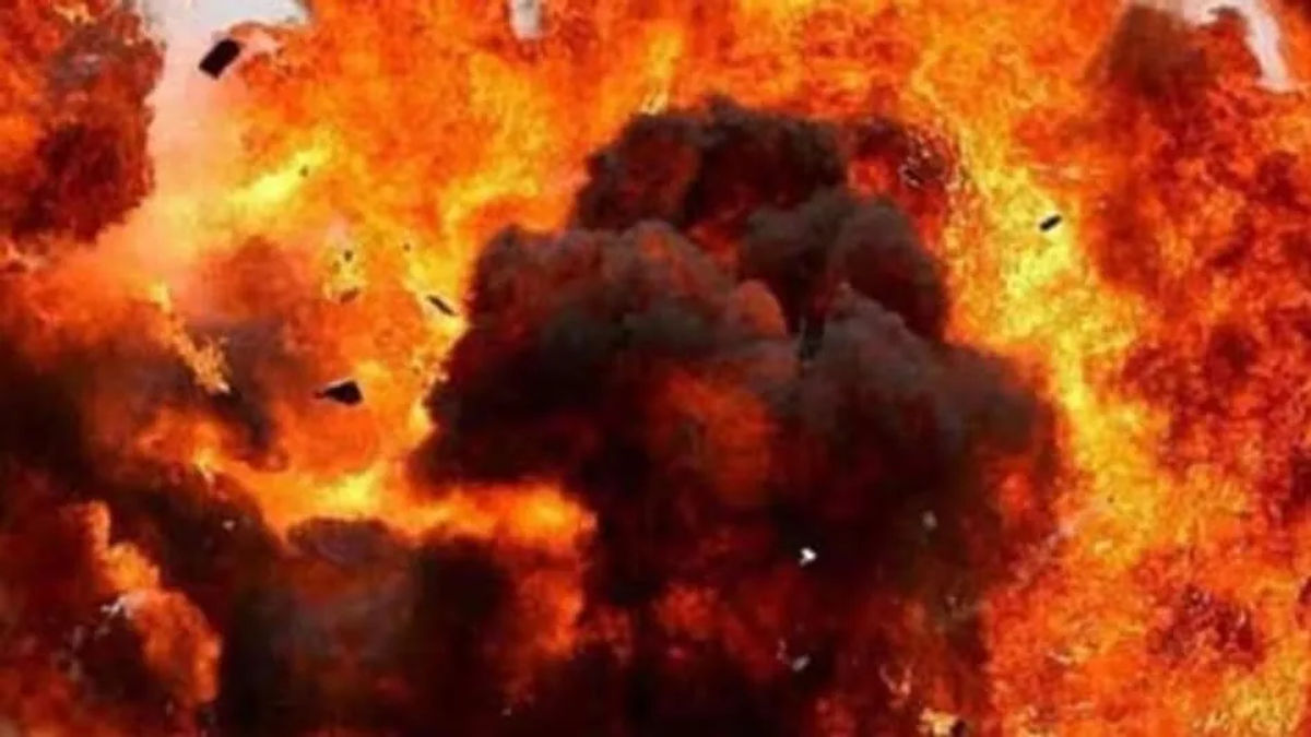 Suicide Attack in Dera Ismail Khan Kills 12, More Than 30 Injured
