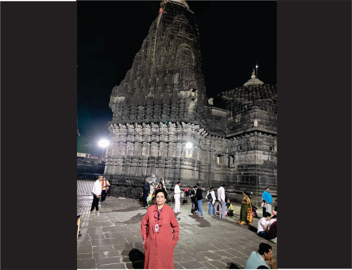 नव वर्ष पर अगर धार्मिक यात्रा पर जाना चाहते हैं तो त्रंबकेश्वर त्रिदेव दर्शन को जाएं।